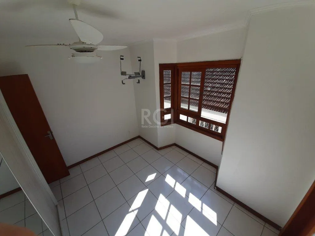 Imagem Casa para Venda - 122m², 5 dormitórios, sendo 2 suites, 2 vagas - Teresópolis