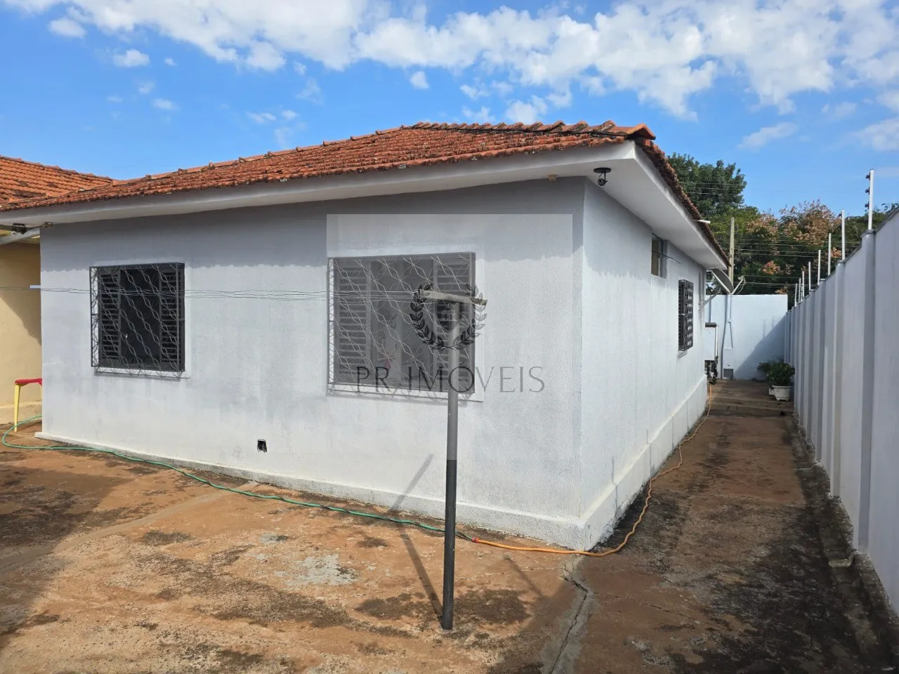 Foto do imóvel Imperdível! Casa à venda em Araraquara-SP, bairro Santa Angelina, 3 quartos, 1 sala, 3 vagas de garagem, 160,07 m² de área. Confira!