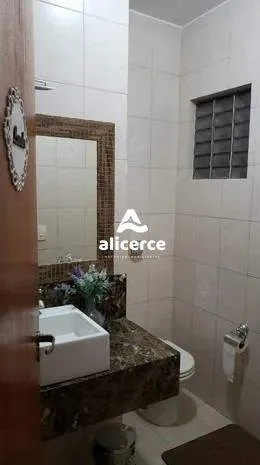 Imagem Casa à venda com 3 quartos 1 suíte, 243m² em Córrego Grande Florianópolis