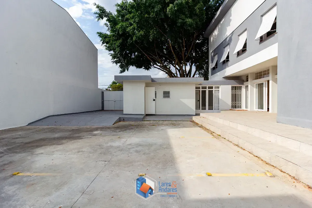 Imagem Casa comercial para venda em Jardim Hípico, 582m²