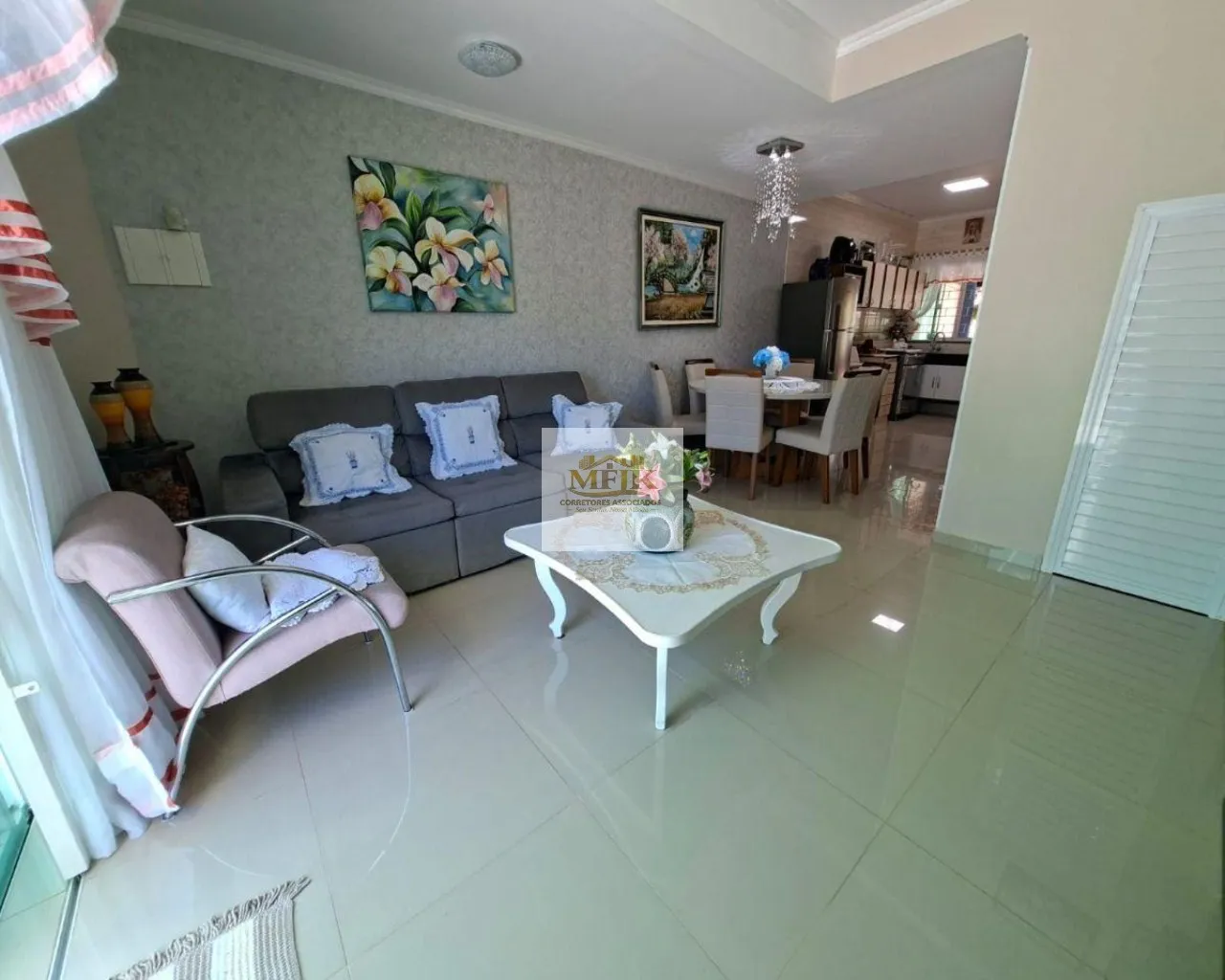 Imagem Casa de 4 quartos à venda em Santa Terezinha
