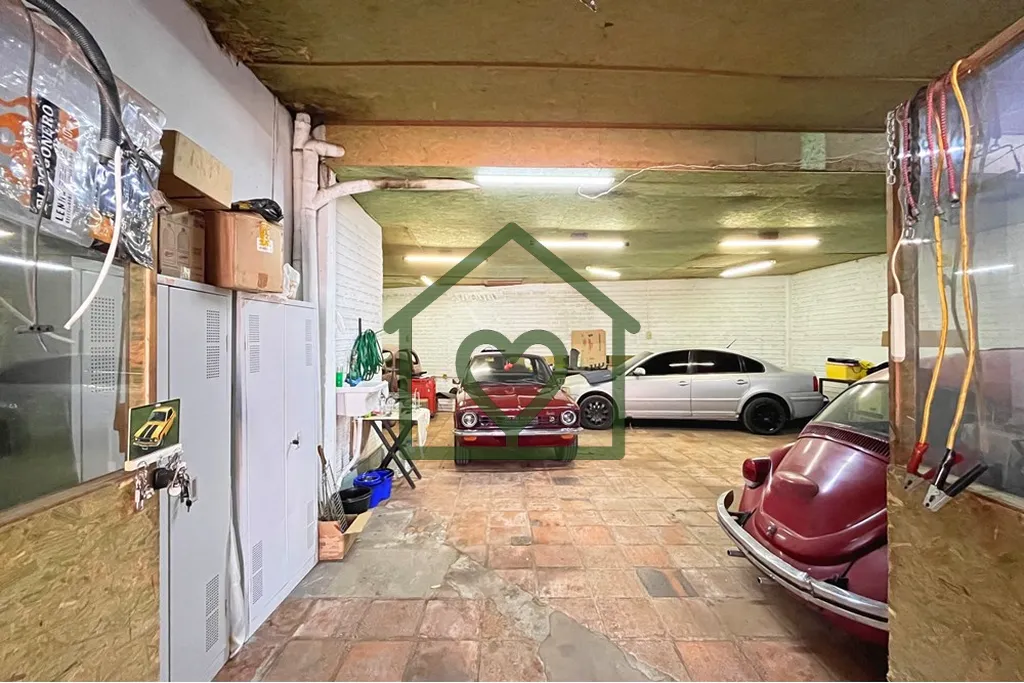 Imagem Casa térrea com dois dormitórios de ótimos tamanhos, sala ampla, cozinha com armários, banheiro ...