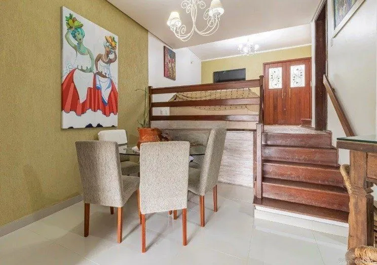 Imagem Casa de 3 dormitórios à venda em Ipanema, Porto Alegre.