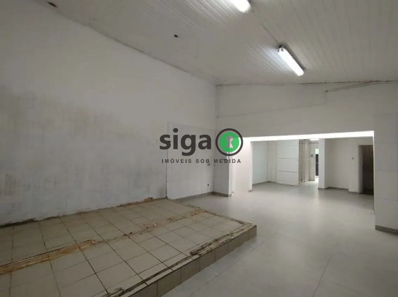 Imagem Casa Comercial no Itaim Bibi para locação com 105m², com 5 salas, 1 banheiros e 2 vagas, sem mobilia