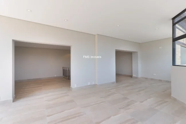 Imagem Cobertura À Venda em Perdizes com 3 quartos sendo 1 suíte, 3 vagas.