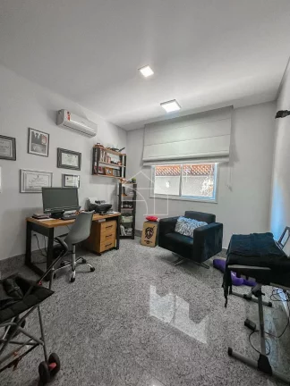 Imagem Casa no Condomínio Boulevard Lagoa com 4 Quartos e 3 Suítes.