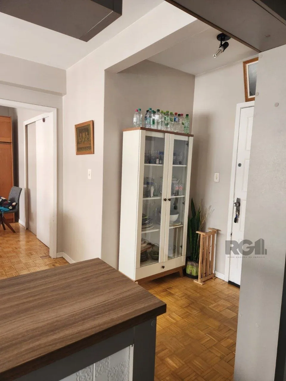 Imagem Apartamento de 1 quarto e uma vaga de garagem no bairro Floresta em Porto Alegre