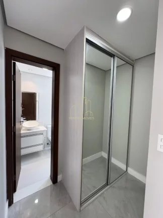 Imagem Linda casa duplex de alto padrão com quatro suítes living a venda em Alphaville ll