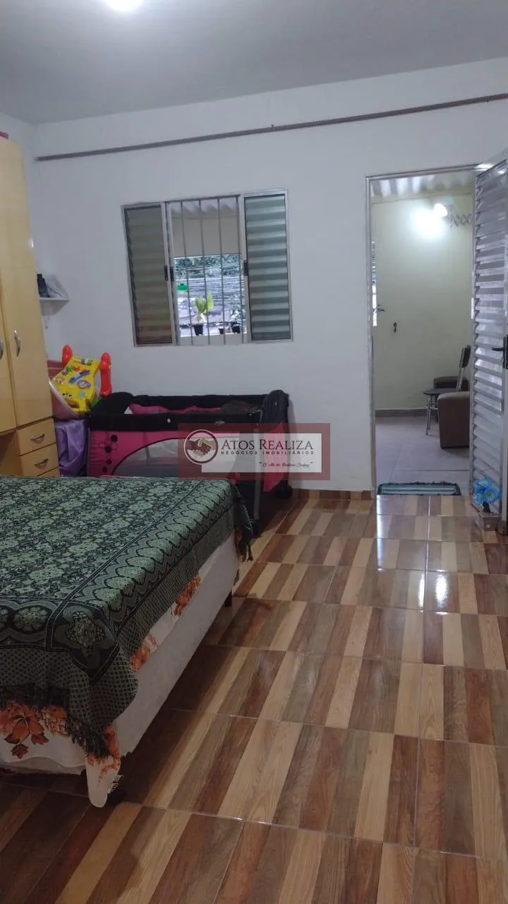 Imagem Vendo uma excelente casa com edícula terreno de 149 M2, no Jardim Lucélia Grajaú SP valor 340 mil. A Casa principal contém 2 dormitórios, 1sala,1 cozinha,1 banheiro,1área de servico, área de lazer, 1 vaga de garagem. Edícula contém, 1quarto, 1 banheiro, 1