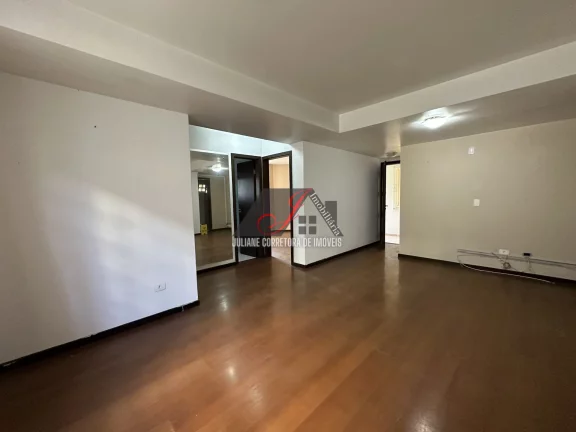 Imagem Casa de Alvenaria Residencial e Comercial à venda no bairro Vila Izabel em Curitiba.