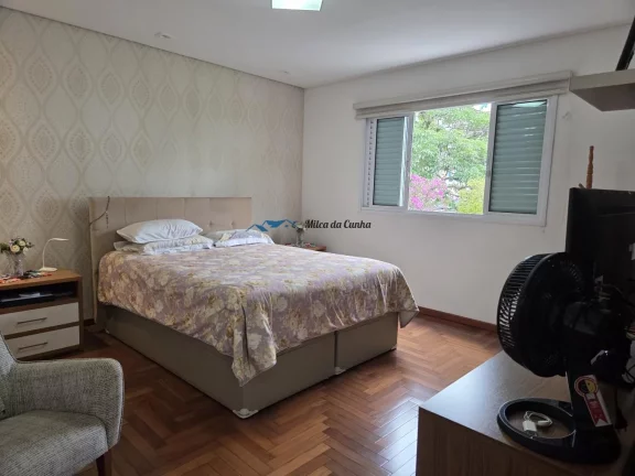 Imagem Linda Casa à Venda, com 4 dormitórios, 2 suítes, com 249m² com jardim, com 4 vagas, Vila Gilda, Santo André