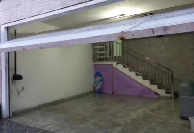 Imagem Sobrado Marvilhoso 200 m² 3 Dormitorios sendo 1 Suite 2 Vagas de Gargens