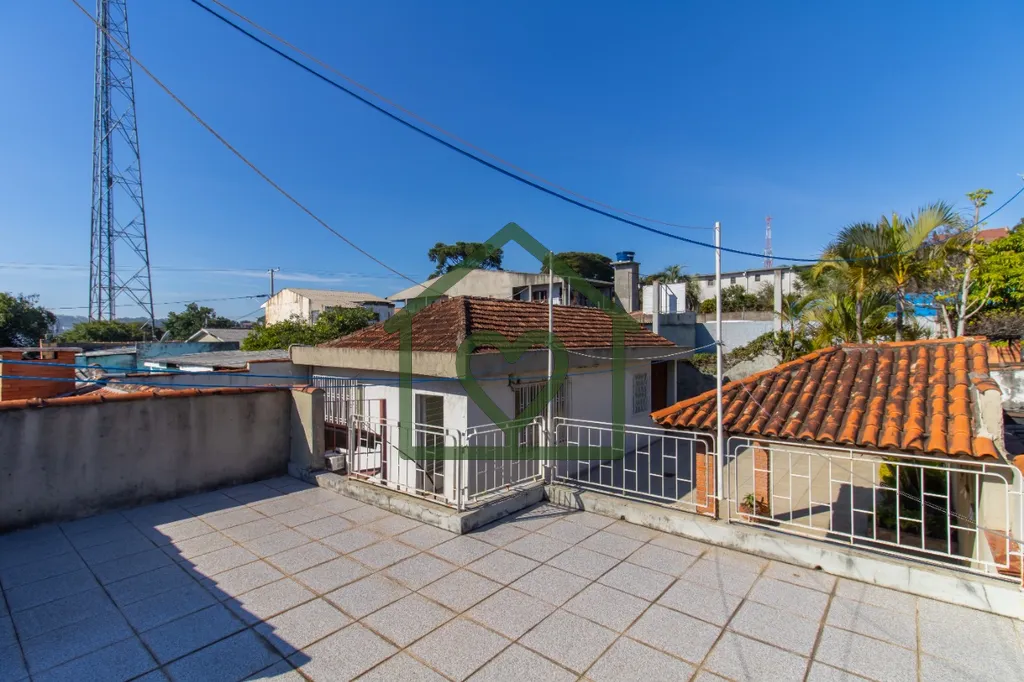Imagem Casa totalmente mobiliada com 5 quartos, sendo uma suíte com closet, 417 m² de área construída e...