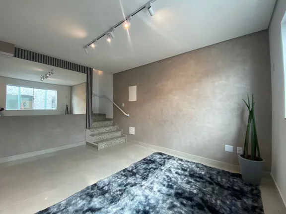 Imagem Sobrado duplex em villagio à venda com 2 suítes e Churrasqueira no bairro Campo Grande de Santos/SP