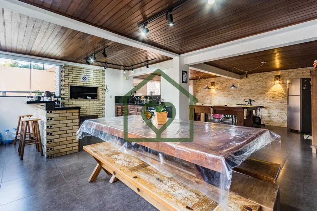 Imagem CASA EM CONDOMÍNIO ABERTO DE 271m² COM 3 DORMITÓRIOS (1 SUÍTE MASTER), 3 BANHEIROS, 2 SALAS DE E...