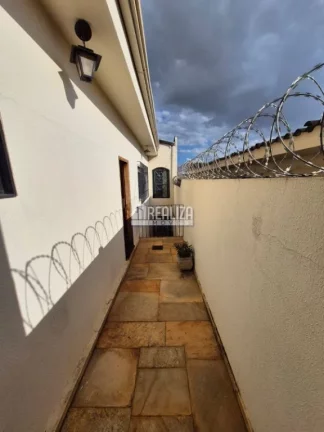 Imagem Casa à venda no Bairro Nossa Senhora da Abadia, Uberaba