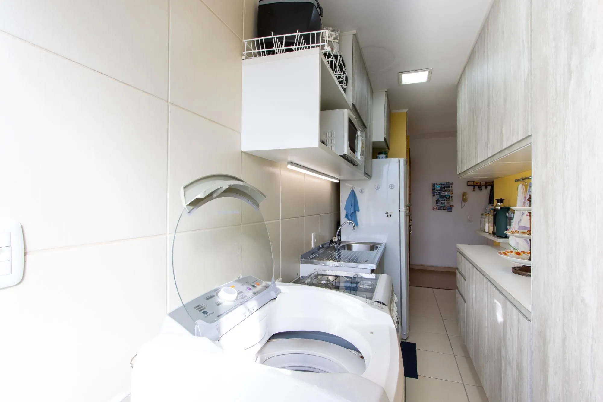 Imagem Apartamento de 2 dormitórios, na zona sul de Porto Alegre, semi-mobiliado, churrasqueira e box escriturado.