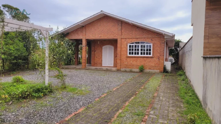 Imagem Casa à Venda em Itapoá - 3 Quartos, 100m da Praia, Oportunidade Imperdível!