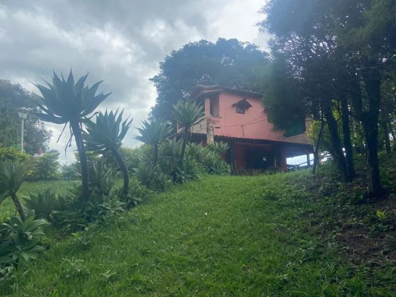 Imagem Vendo Excelente Chácara em Entre Rios de Minas - - Área de 1,6 hectares