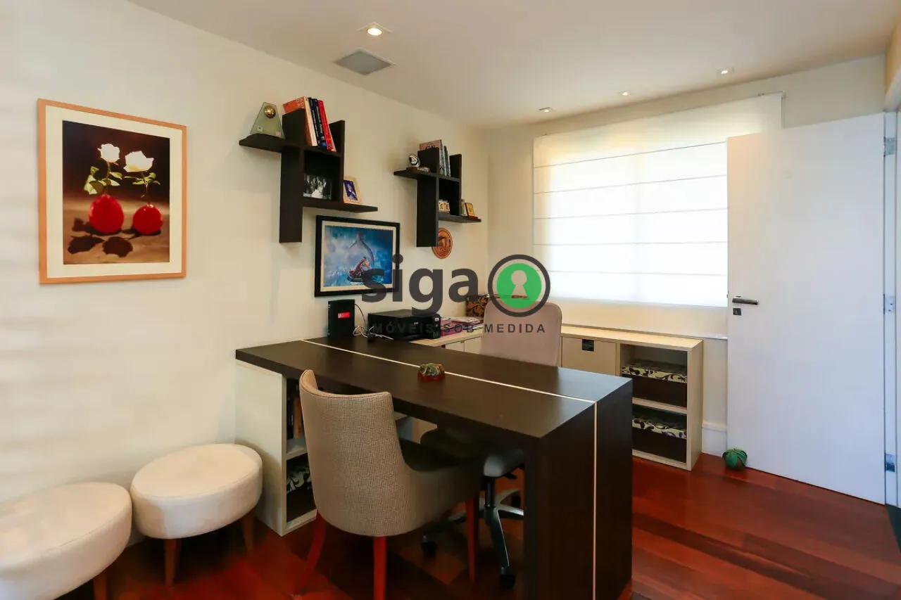 Imagem Apartamento de 223 metros com 3 quartos e 4 vagas