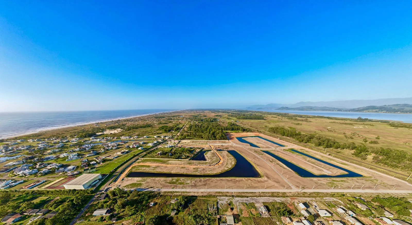 Imagem Terreno em Condomínio à venda em Torres, 402m2