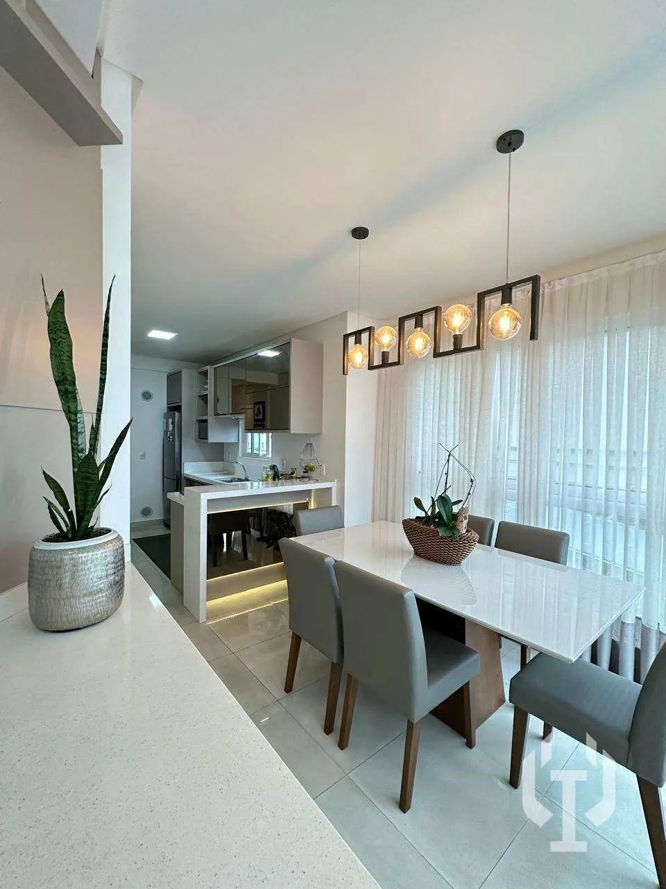 Foto do imóvel Apartamento para alugar, no Costa mare, Meia Praia, com 3 quartos, 100m2