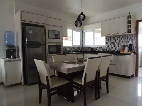 Imagem Casa de Alto Padrão à Venda no Bairro Areias de Palhocinha em Garopaba-SC