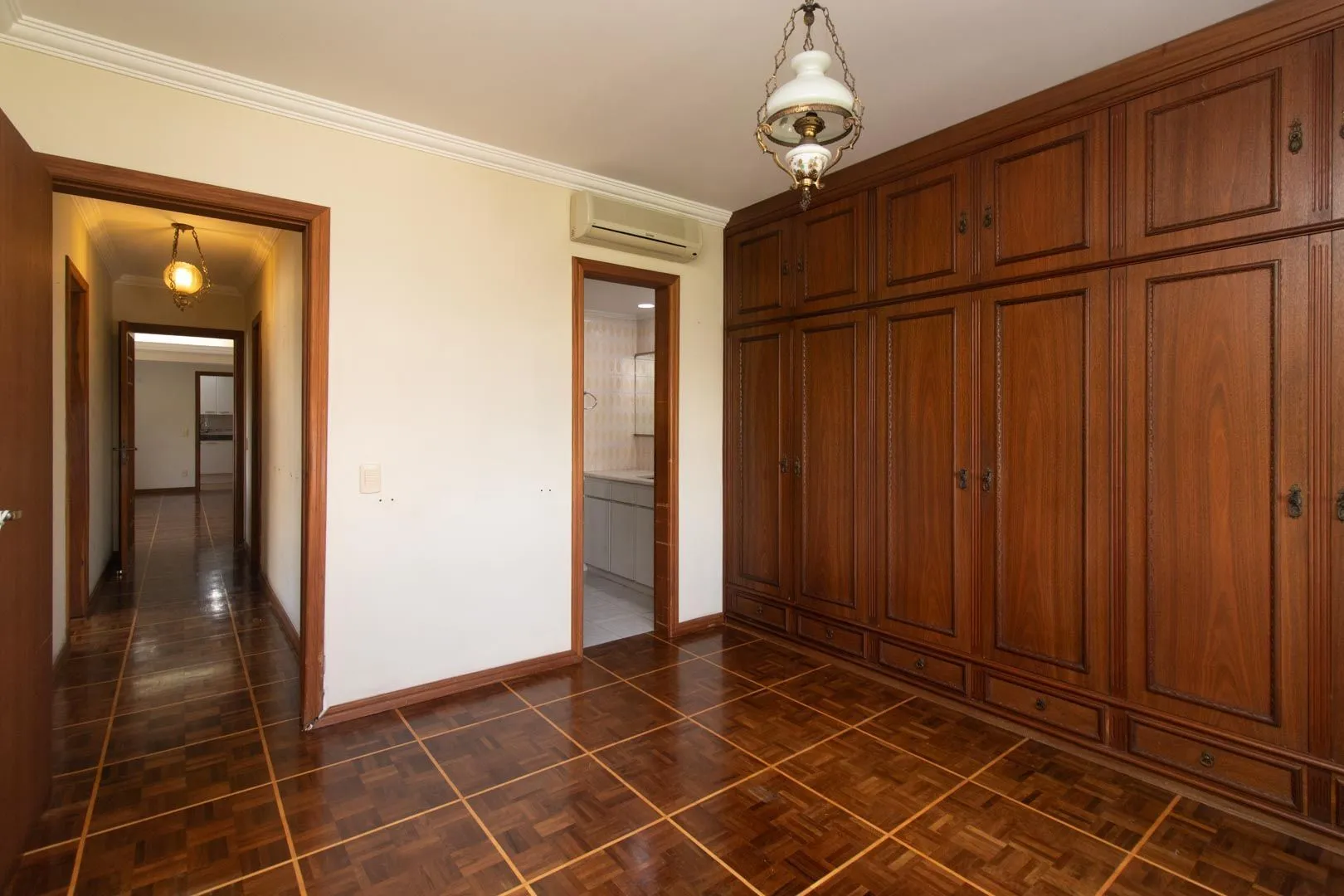 Imagem Apartamento de 03 dormitorios com suite e vaga coberta no bairro Menino Deus