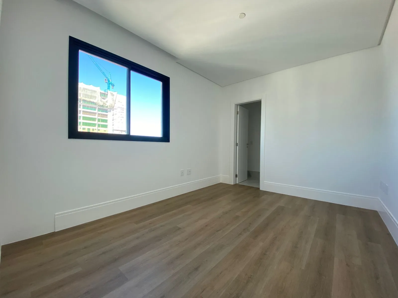 Imagem Apartamento com vista para o mar à venda com 185m2 por R$ 3.690.000,00