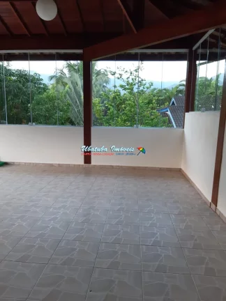 Imagem Excelente casa com piscina em condomínio fechado com 03 suítes