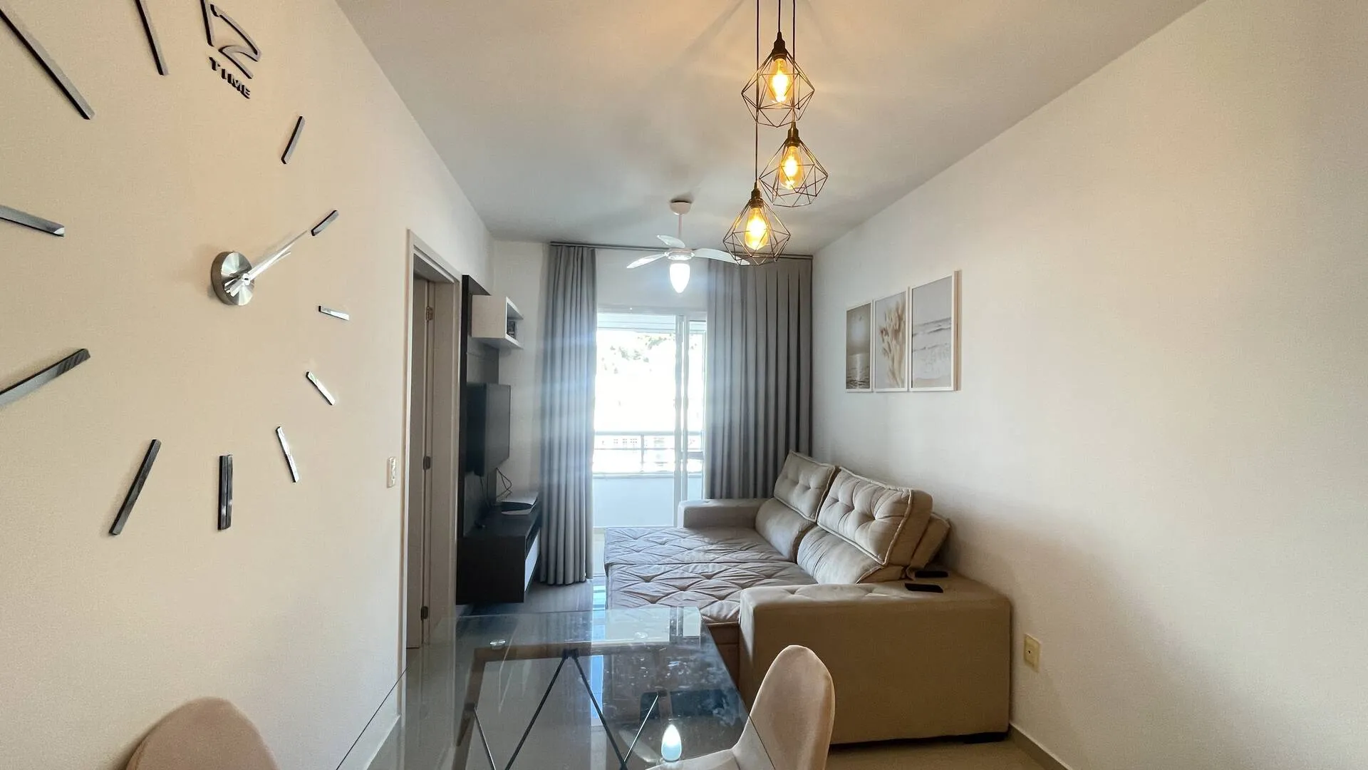 Imagem Apartamento para alugar em Canasvieiras 2 quartos com suíte e sacada
