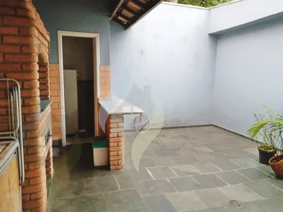 Imagem Sobrado, 4 dormitórios sendo 1 suíte, 4 banheiros, com 223m² em Vila Euclides/SBC