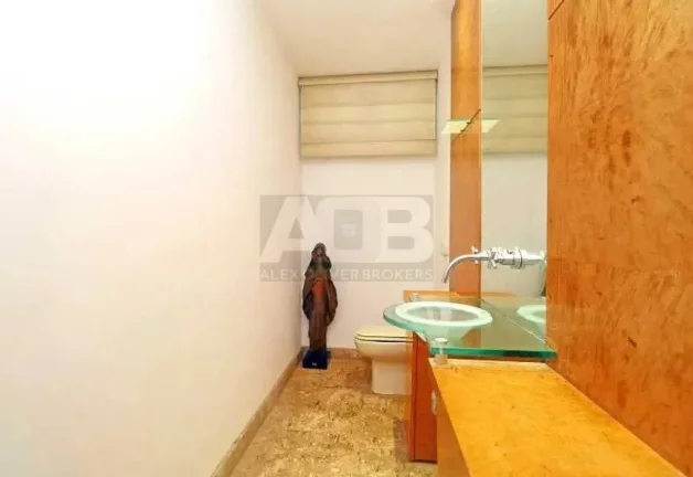 Imagem Cobertura à venda na Atlântica, 4quartos, 3vagas, 653m2, Frontal Mar.
