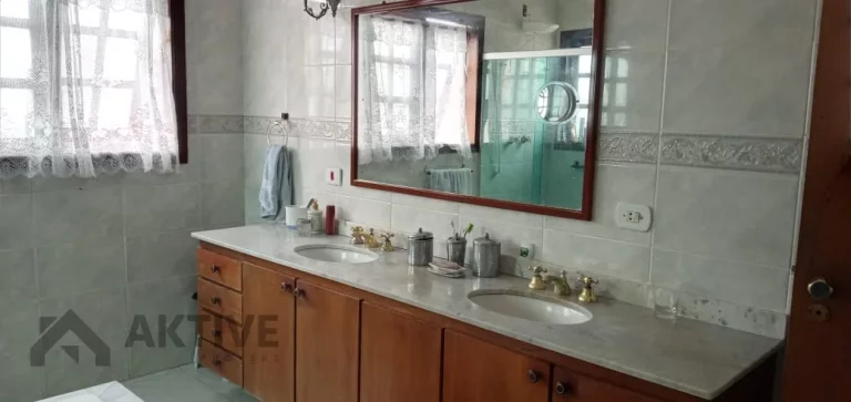 Imagem Casa de Condomínio em Aldeia da Serra - Santana de Parnaíba, SP