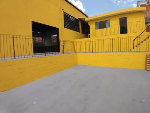 Imagem VENDA DE GALPÃO INDUSTRIAL/COMERCIAL NA VILA FERLÓPOLIS, EM ITAQUAQUECETUBA/SP, A/T 750m², A/C 400m², mezanino, casa de apoio e pátio. CONSULTE-NOS.