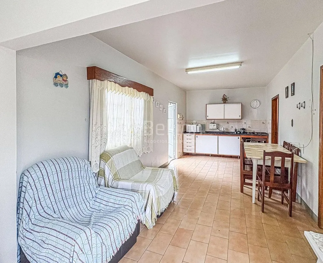 Imagem Casa com amplo terreno e potencial residencial/comercial no Centro de Rio dos Cedros