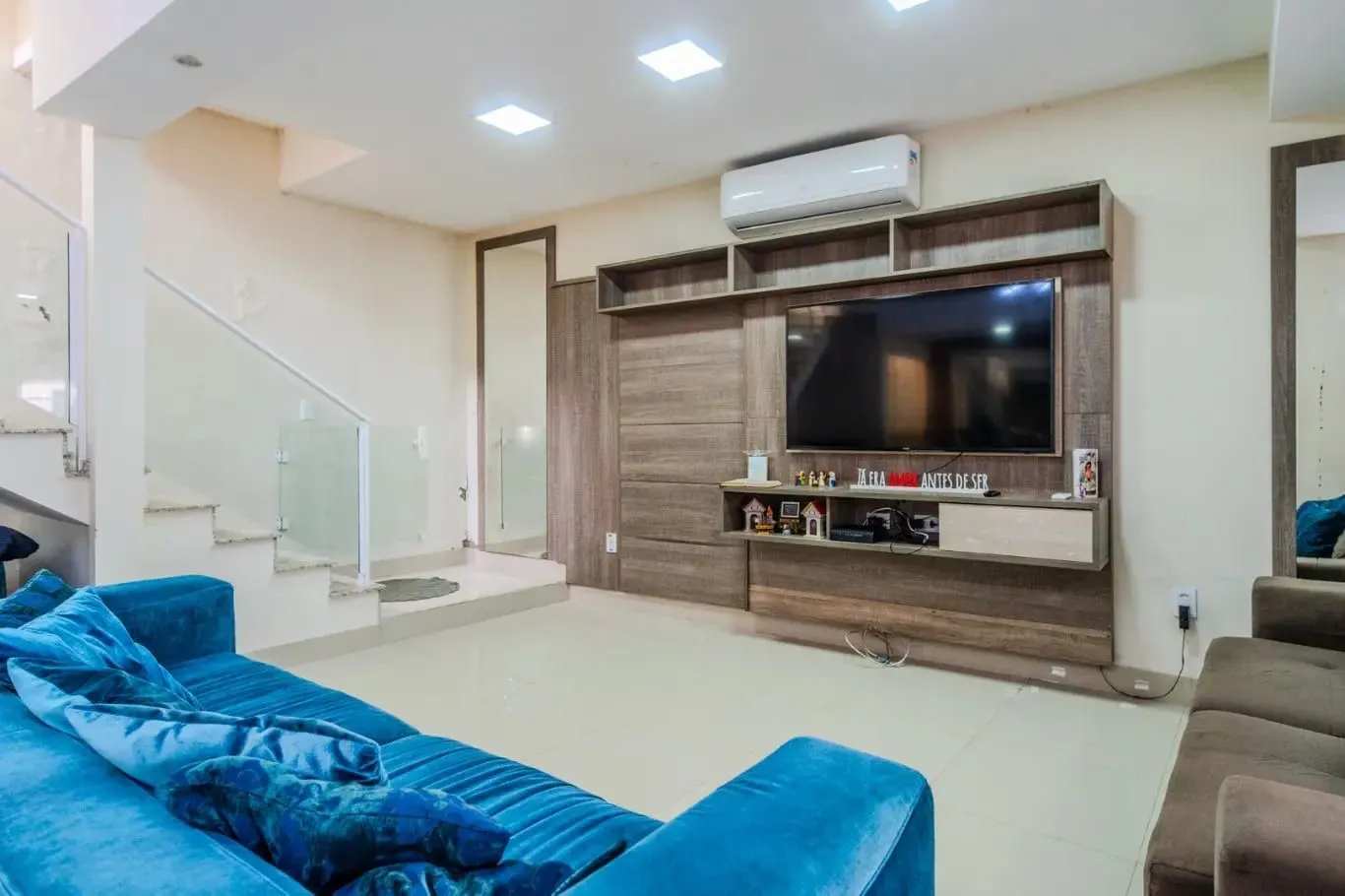 Imagem Casa de 3 dormitórios à venda em Santa Tereza, Porto Alegre.