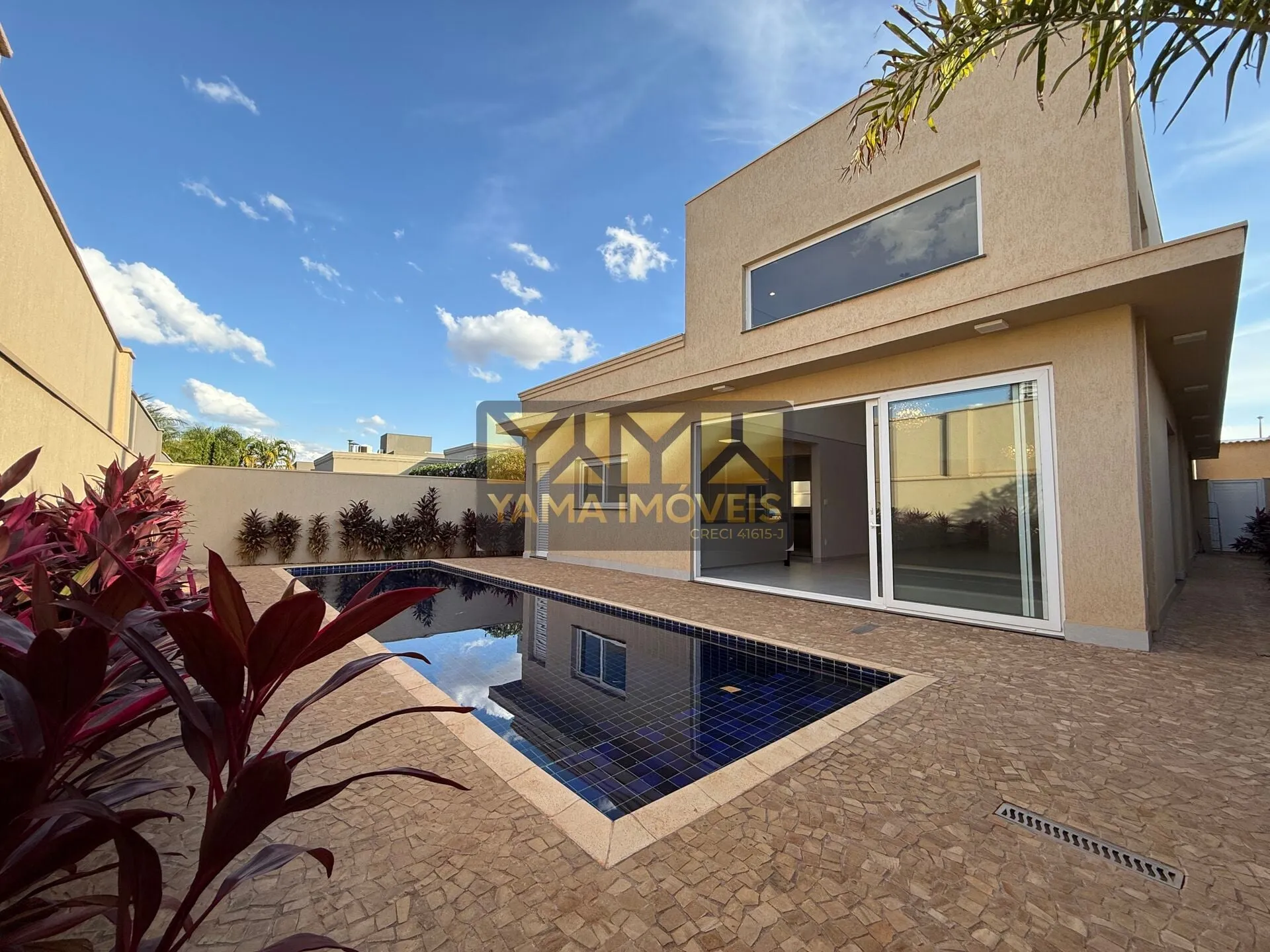 Imagem Condomínio Bela Vista - Casa Térrea no Condomínio Bela Vista - 4 Suítes - Piscina - Jardim Olhos D'Água