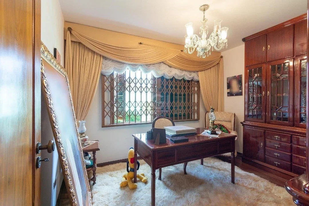 Imagem Casa para Venda - 725m², 4 dormitórios, sendo 1 suites, 4 vagas - Vila Assunção