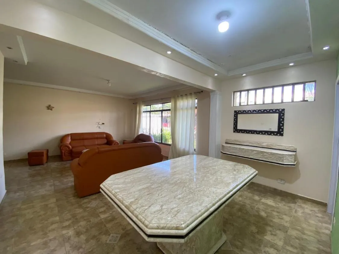 Imagem LINDA CASA A VENDA COM PISCINA FRENTE MAR NA BOCA DA BARRA