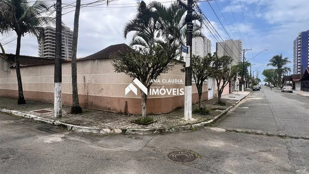 Foto do imóvel CASA DOIS DORMITÓRIOS ISOLADA COM PISCINA MAIS EDÍCULA 200 METROS DA PRAIA ️ em RUA JURUBAIBA, 293 - VILA CAICARA, PRAIA GRANDE - SP