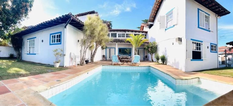 Foto do imóvel Linda Casa de Temporada com 6 quartos, sendo 5 suítes em Praia do Canto, Armação do Búzios - RJ