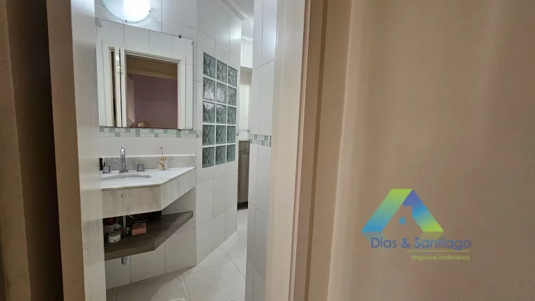 Imagem Apartamento alto padrão com 135m² em localização privilegiada na Estação de Metrô Moema/Zsul com 3 dormitórios, 1 suíte.