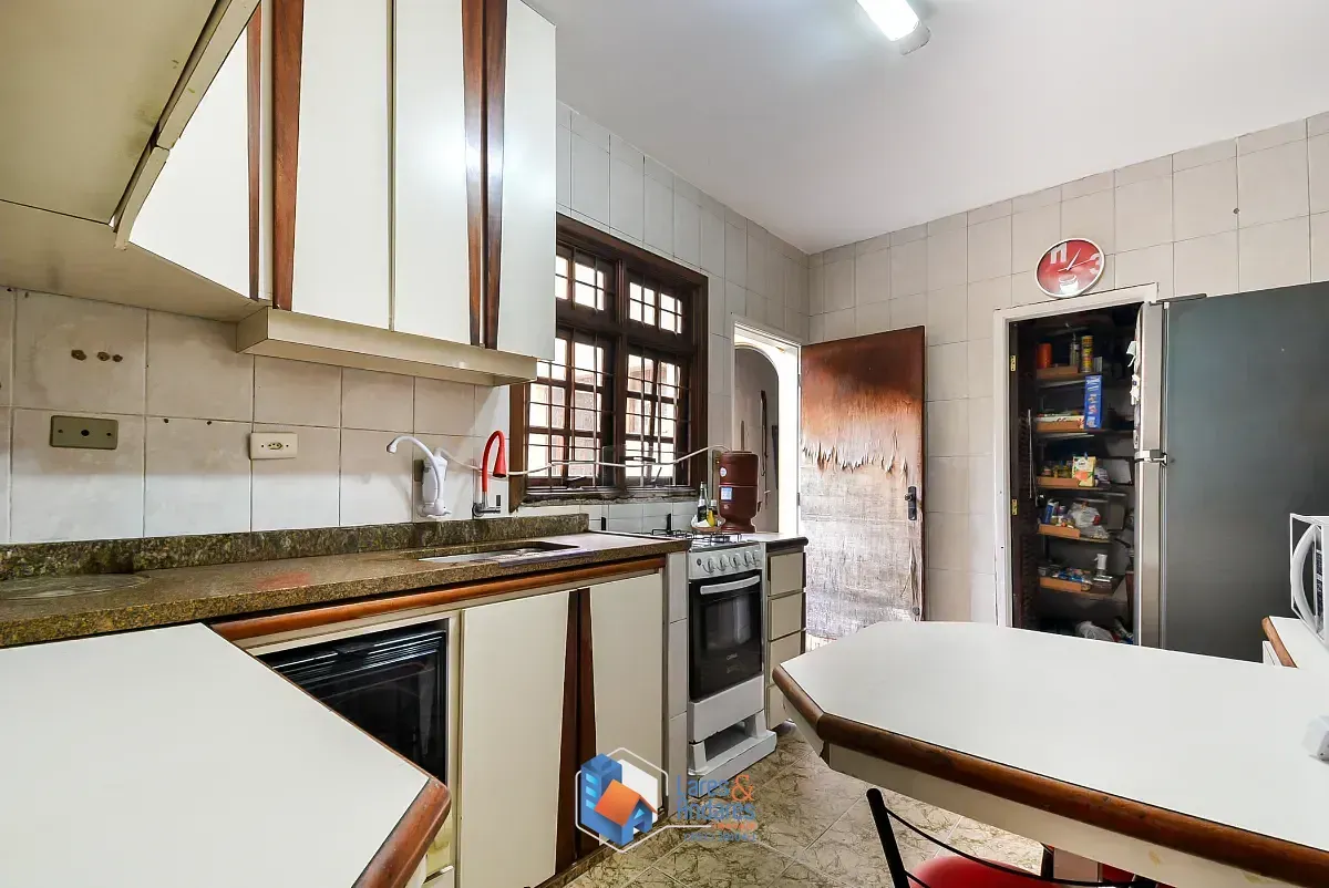 Imagem Sobrado para venda em Campo Belo com 3 quartos, sendo 1 suíte, 185m²
