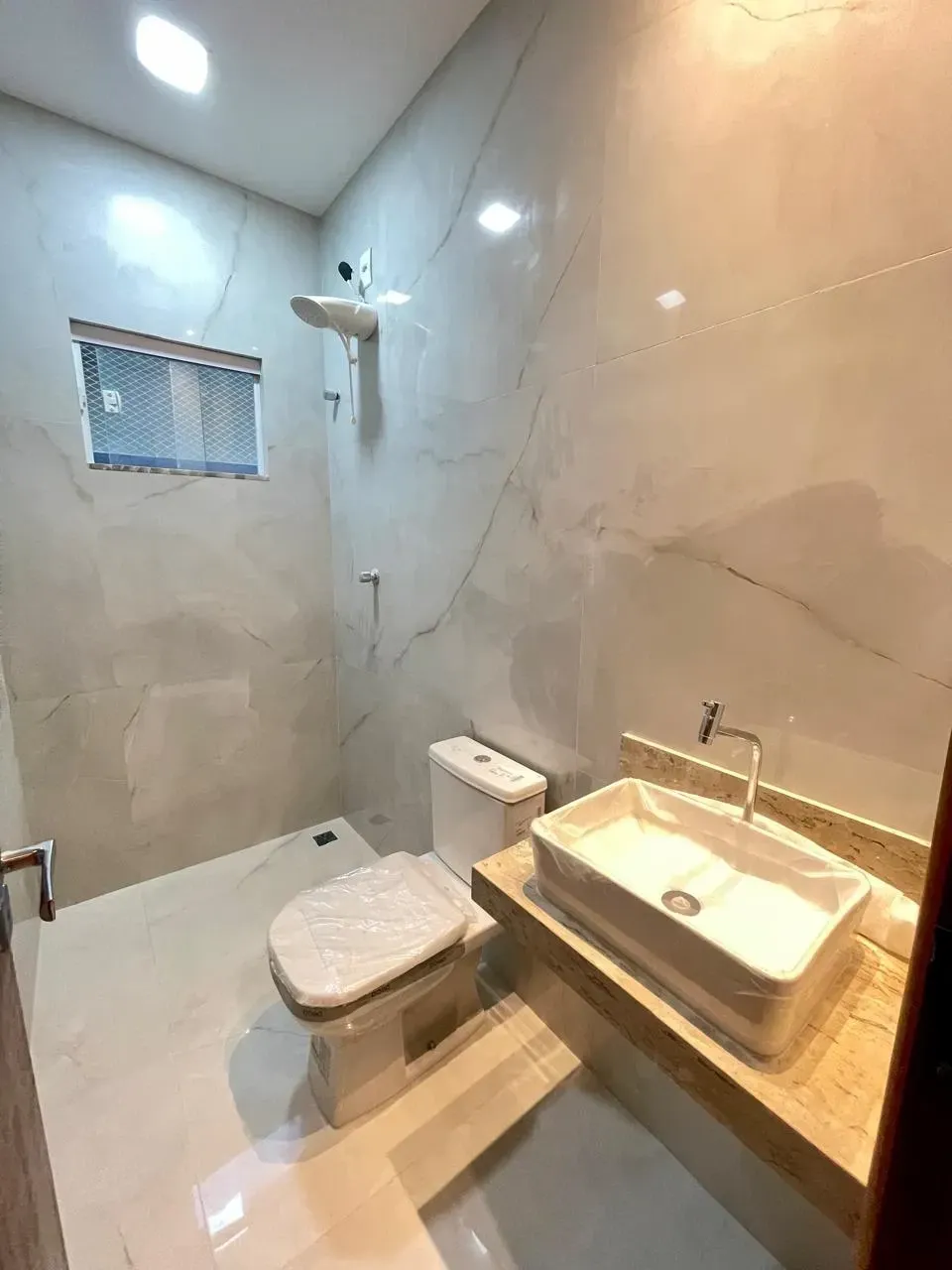 Imagem Casa de Condomínio com 3 Quartos à Venda, 200 metros em Cajupiranga - Parnamirim