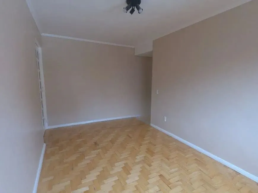 Imagem Apartamento com 2 quartos e 72m² à venda em Menino Deus, Porto Alegre.