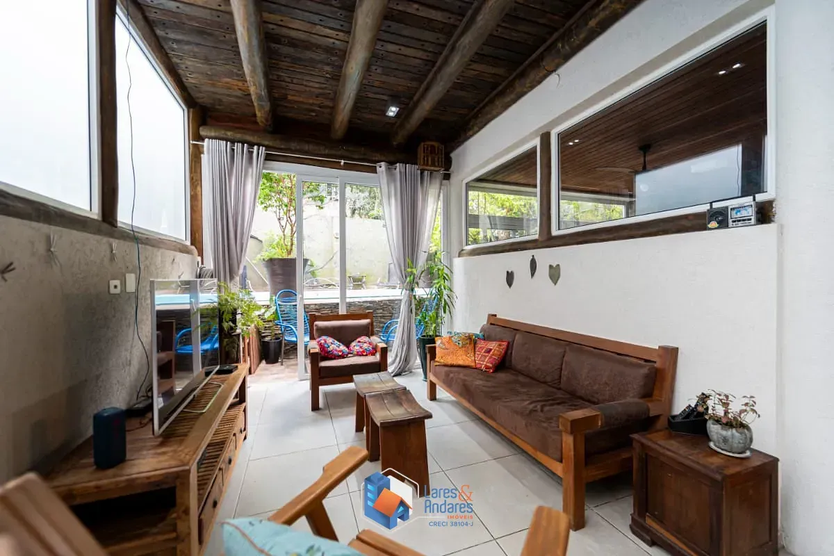 Imagem Casa para venda em Planalto Paulista com 4 quartos, sendo 4 suítes, 326m²