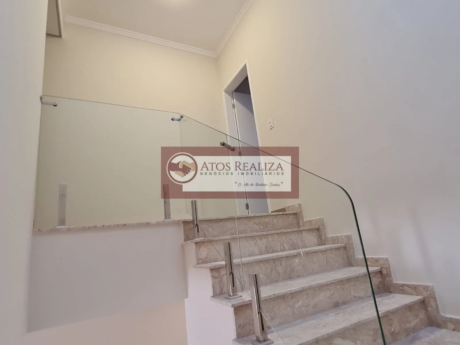 Imagem Vendo Sobrado 3 Suites 2 vagas e Churrasqueira Vila Isa - Sabará SP.