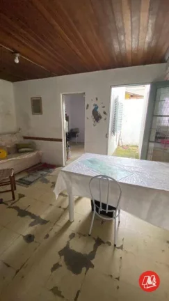 Imagem No bairro Rio Branco, casa em terreno de 165 m².