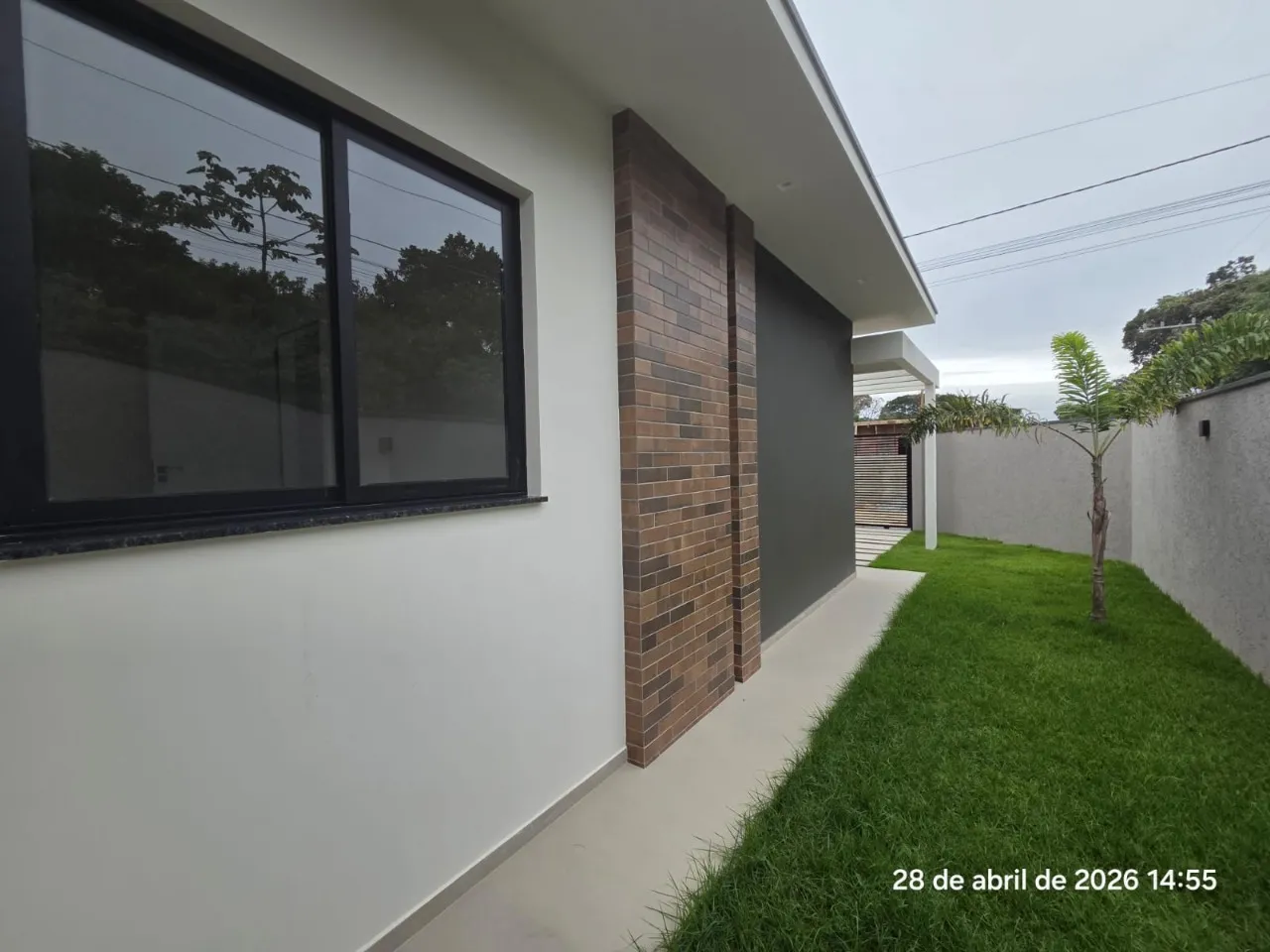 Imagem Casa de esquina em construção, com projeto moderno e excelente padrão de acabamento.
São 3 dormi...